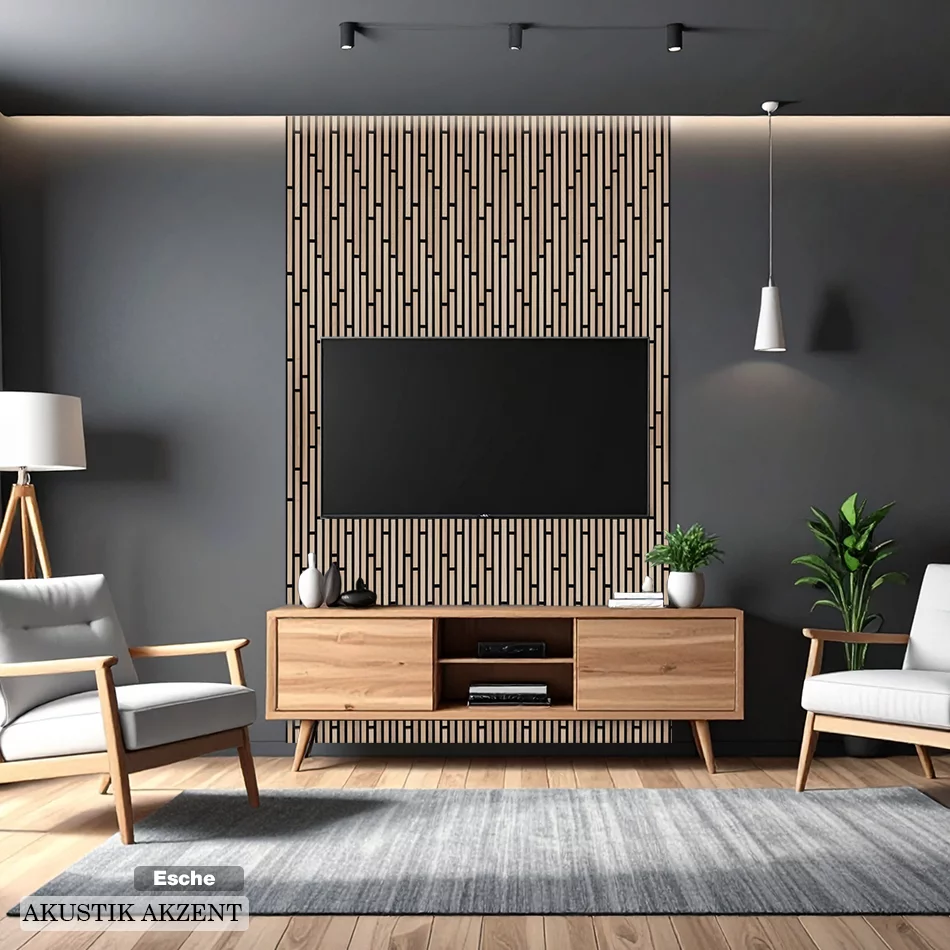 Akustikpaneel aus Esche als TV-Wand im modernen Wohnzimmer mit Holz-Sideboard und Sesseln von Wodewa