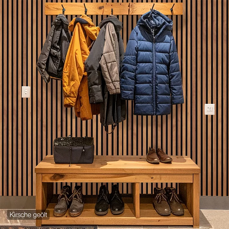 wodewa Akustikpaneele aus Echtholz Kirsche im gemütlichen Wohnzimmer