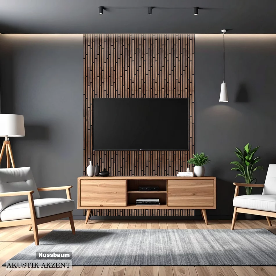 Akustikpaneel aus Nussbaum als TV-Wand im modernen Wohnzimmer mit Holz-Sideboard und Sesseln von Wodewa