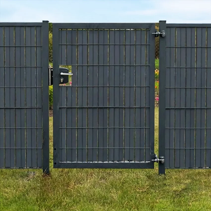 Modernes Gartentor mit Sichtschutz Accoya Anthrazit als Sichtschutz im Garten