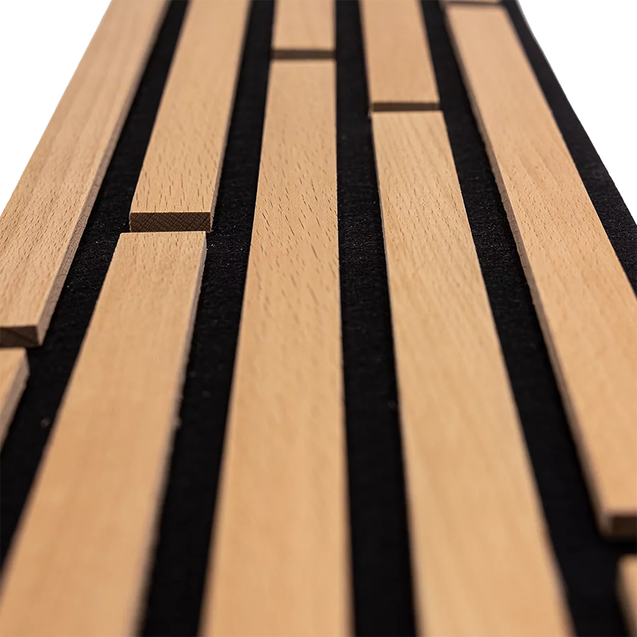 Akustikpaneele aus Buche mit schwarzem Filz als moderne Wanddeko zur Verbesserung der Raumakustik in Innenräumen von Wodewa